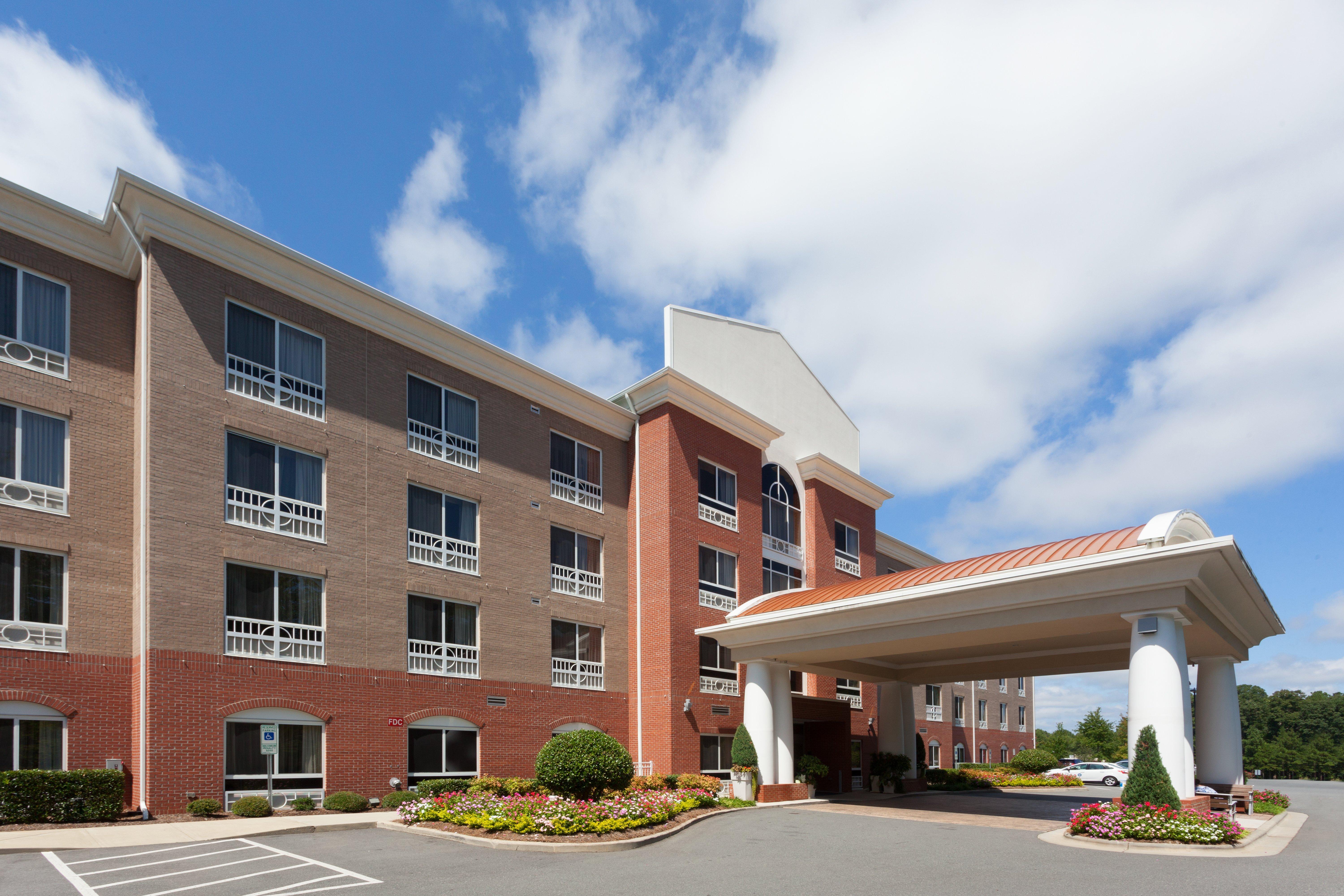 Holiday Inn Express Hotel Raleigh Southwest By Ihg Kültér fotó