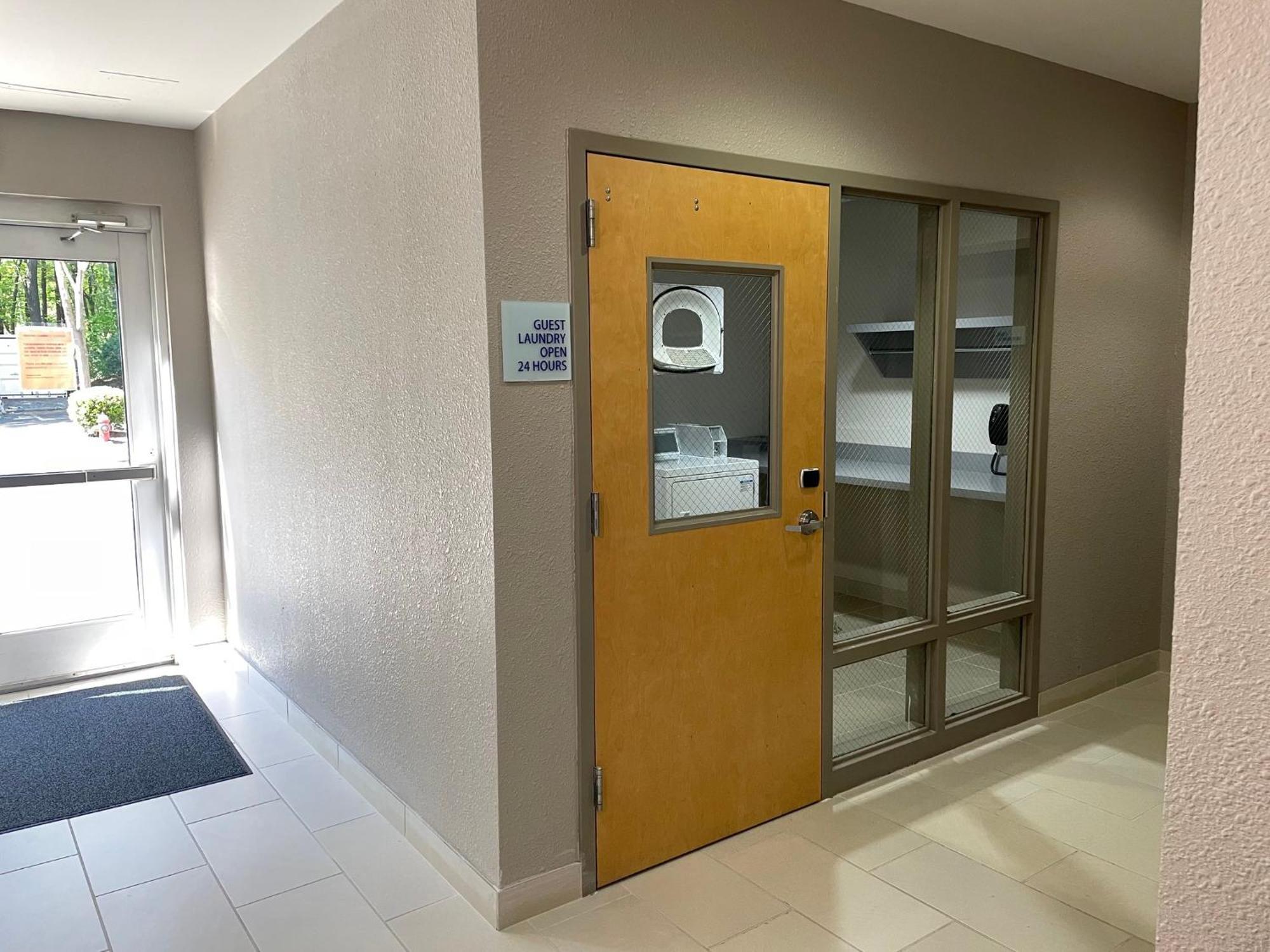 Holiday Inn Express Hotel Raleigh Southwest By Ihg Kültér fotó